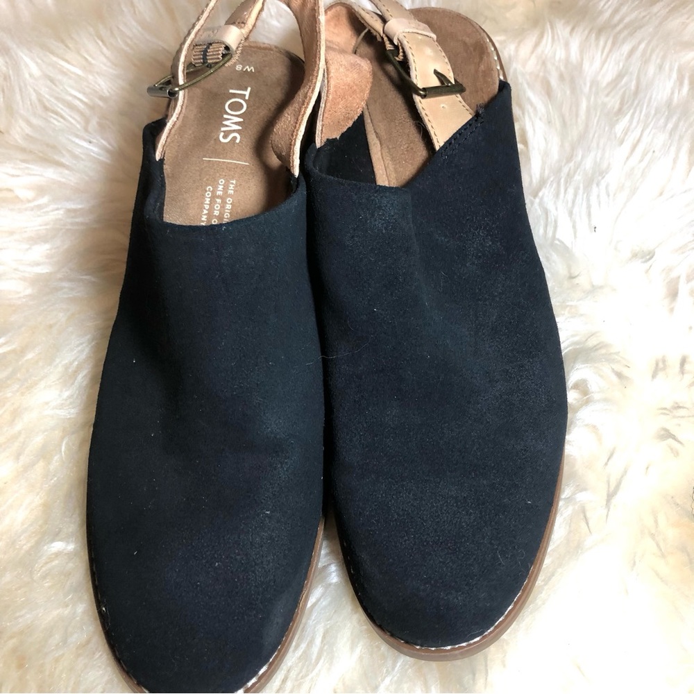 Tom’s Suede Sandals